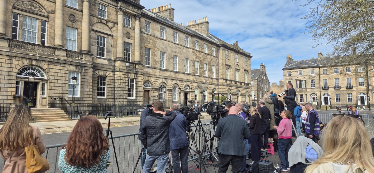 The press pack eagerly awaiting news of the First Minister's new cabinet.  More on the <a href="/STVNews/">STV News</a> at Six