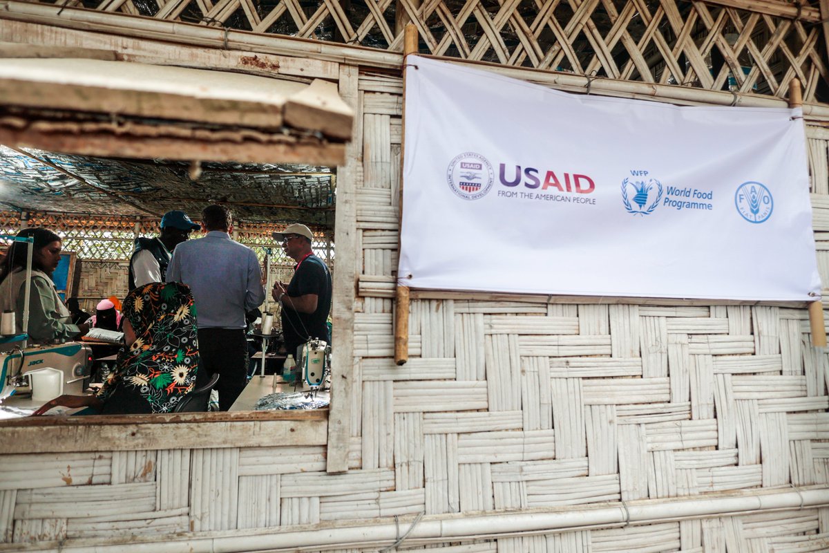.@USUNRomeAmb and team visited WFP's upcycling center, witnessing firsthand the innovative solutions empowering Rohingya refugees in Cox’s Bazar. Through creative reuse of aluminium packaging, they're crafting practical items, reducing waste, and building sustainable futures.♻️