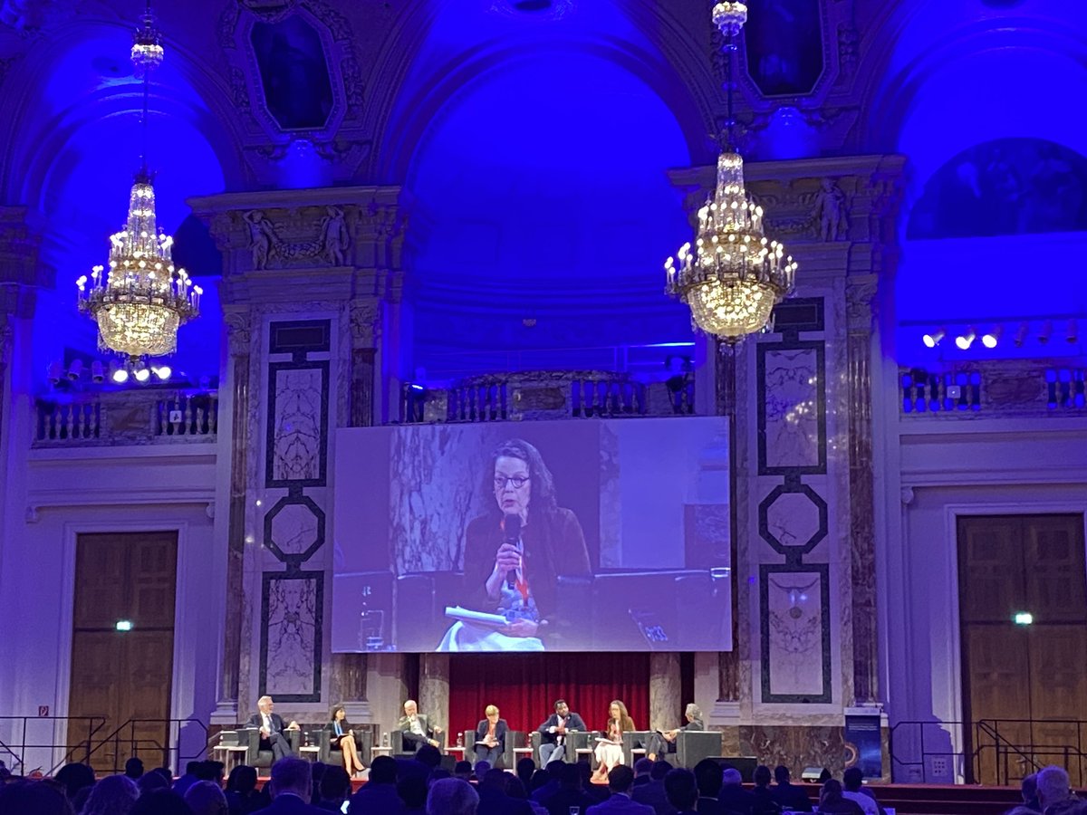 ND Law's Robert and Marion Short Professor of Law @OConnell_IntLaw spoke on a panel at last week's 2024 Vienna Conference on Autonomous Weapons Systems hosted by @MFA_Austria. Read more: bmeia.gv.at/en/european-fo…