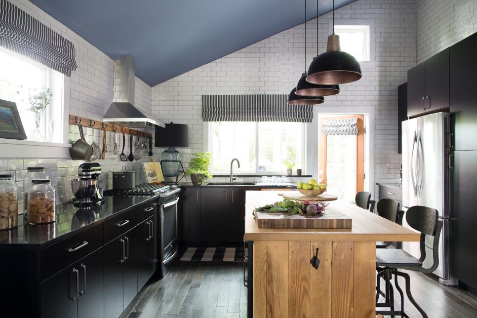 When black kitchen cabinets work, they really work. This eye-catching home decor move can reimagine the landscape of your kitchen and transform it into a dramatic, sophisticated space. 🖤

#black #blackcabinets #kitchen #kitchens #kitchendecor #kitchendesign #kitcheninspo