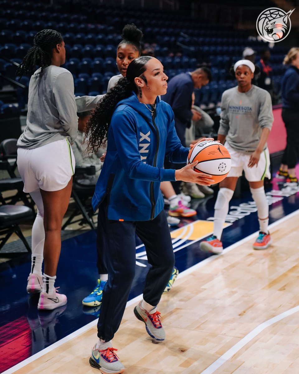 Getting set for some preseason action in the capital 🦃» @taylorsoule14 🦃» @kayana_traylor 📸via @minnesotalynx