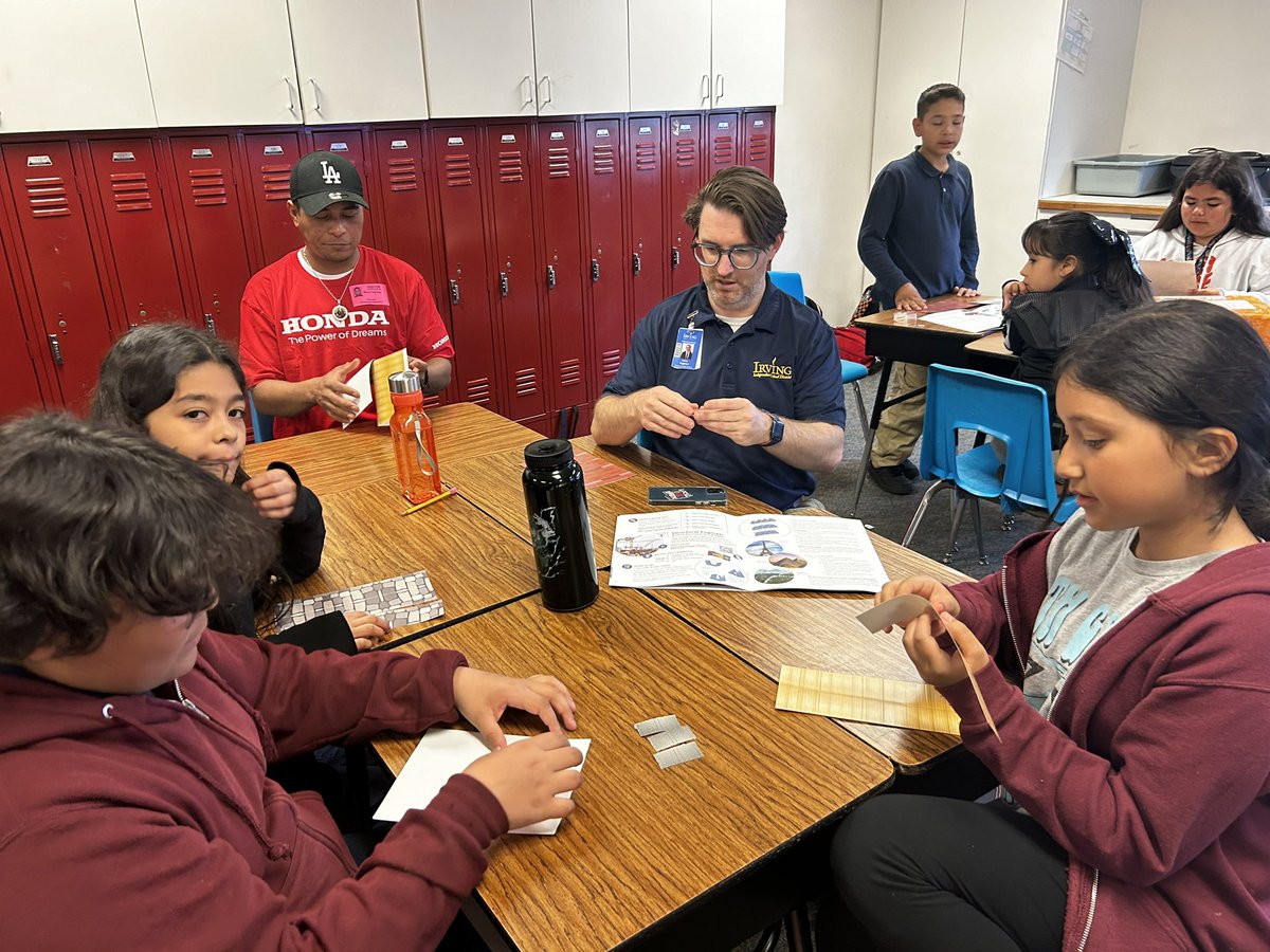 Honda volunteers are supporting our @BburgCougars fifth graders exploring the @COSI engineering kits! Engineering week is off to a great start! @IrvingISD @Honda @IISD_iLearn