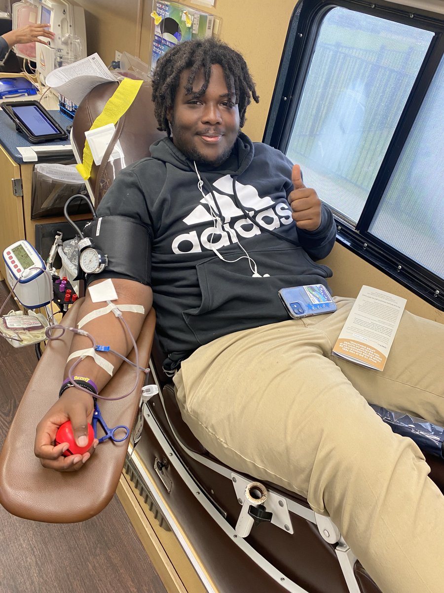 Every donation counts, and every smile counts too! Donating blood makes you feel good. Real good. Let's keep spreading smiles one donation at a time! Schedule your appointment today at giveblood.org.