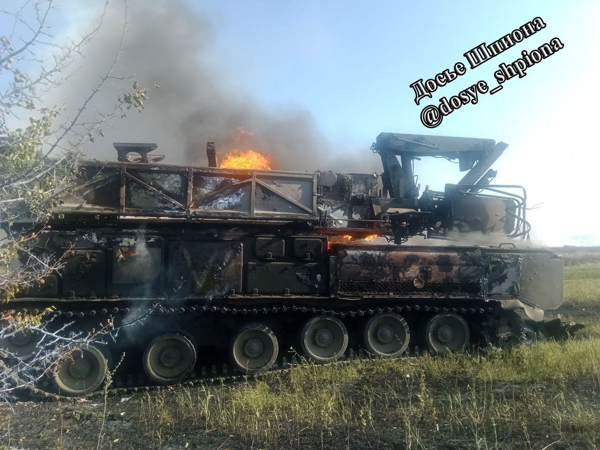 🔥| Destroyed 🇷🇺Russian launch-loading installation 9A39 of the Buk-M1 air defense system, belonging to units of the 71st anti-aircraft missile brigade (mil. unit 01879, Amur region) Due to a mistake made by the crew, it started to burn. The fire engulfed the entire