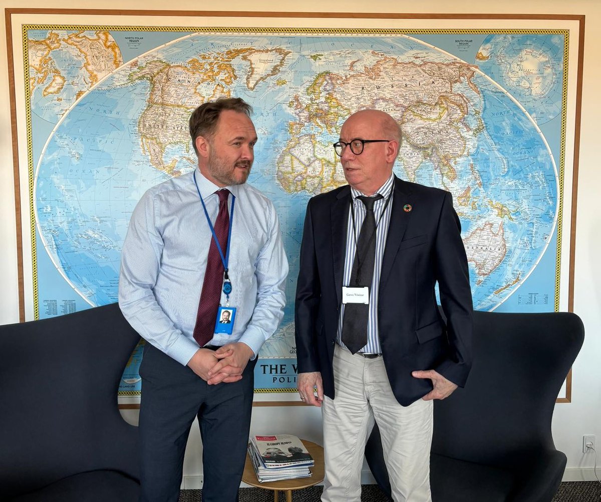 Great to meet 🇩🇰Minister for Development Cooperation and Global Climate Policy @DanJoergensen today.

30 years of @DanishMFA support to @UNEPCCC has been crucial in our work and we were happy to share ours and @UNEP's results on science-based climate advisory aligned with #DKaid