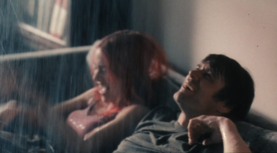 TheCinesthetic's tweet photo. eternal sunshine of the spotless mind (2004) https://t.co/uKszxTb11R