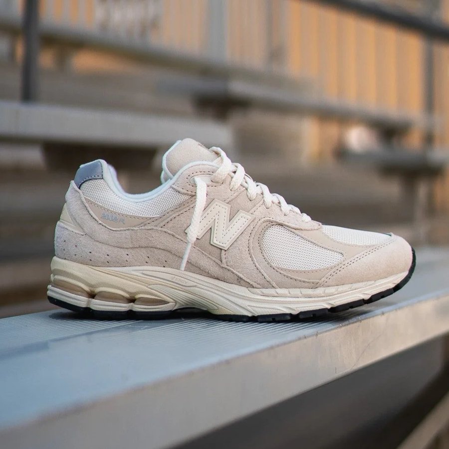 AD: $115 + free worldwide shipping New Balance 2002R 