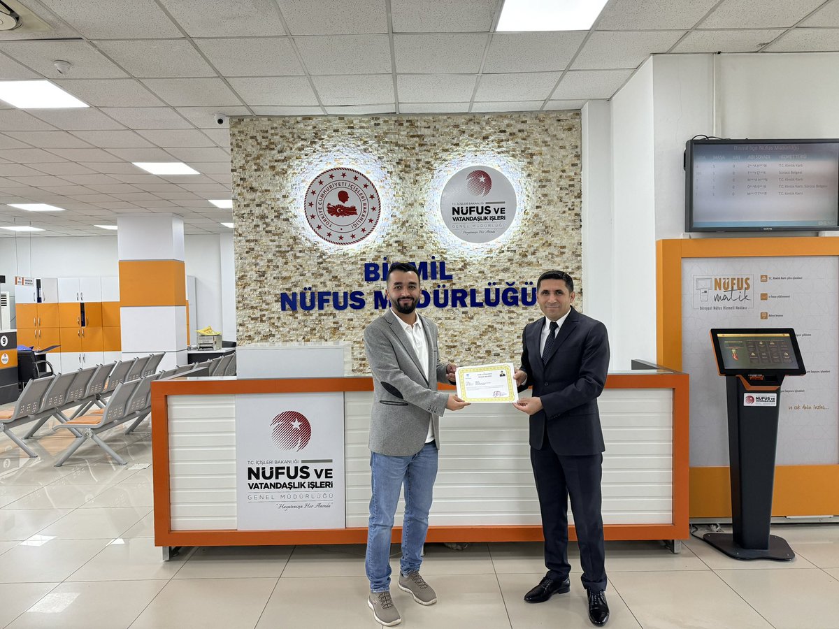 Göstermiş oldukları özverili ve başarılı çalışmalarından dolayı Kaymakamımız Sn Enver Hakan ZENGİNCE tarafından Başarı Belgesi ile taltif edilen personelimize belgeleri İlçe Nüfus Müdürümüz Sinan GÜNEŞ tarafından takdim edildi.

<a href="/itasyapan/">İbrahim Taşyapan</a> 
<a href="/bismilkaymakam/">BİSMİL KAYMAKAMLIĞI</a> 
<a href="/cagriavci_/">ÇAĞRI AVCI</a>