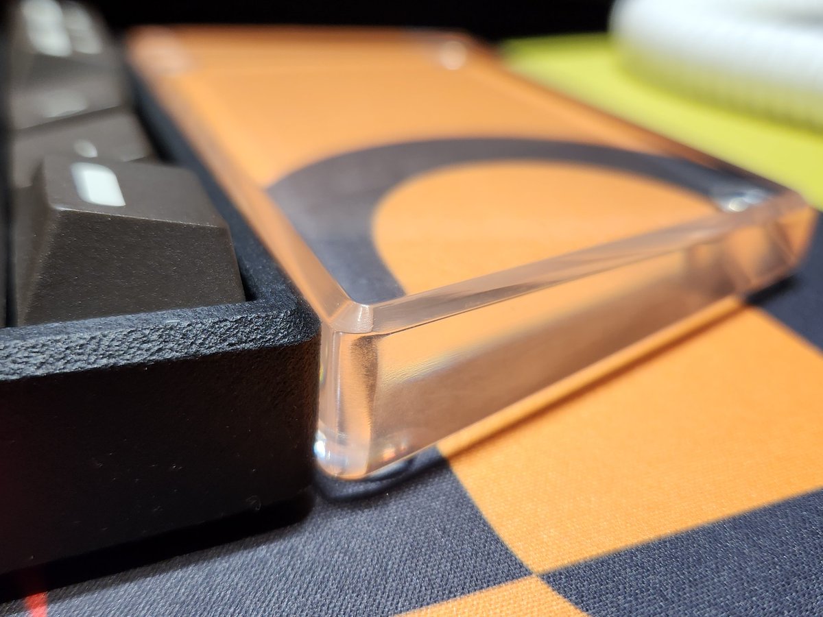Mil_Keyboard's tweet photo. PMMA(Acrylic)を使ってCNCで作ったパームレストにマグネットを埋め込んでGuide68と連結!
このエッジの合わせなんてもう最高にカッコいいでしょ!
#Guide68 https://t.co/QI3c3gZGoe