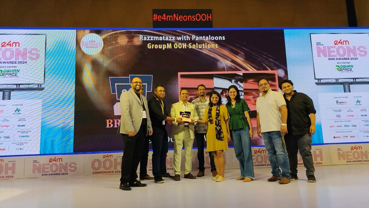 e4mevents's tweet image. You've exemplified innovation, creativity, and excellence!🙌 Heartiest congratulations to the exceptional winners of the #e4mNeonsOOH Awards.🏆 

Category : Best OOH Activation
Winners : #CaltexLubricants, @MadisonWorldIND, @laqshyamedia, @LeviStraussCo, #ideacafe,