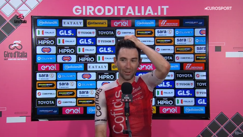 ' C'est incroyable. J'ai vu la joie de mes coéquipiers après la ligne. Franchement, ça n'a pas de prix.' 🥲 Bravo @Ben__Thomas_ ! #Giro