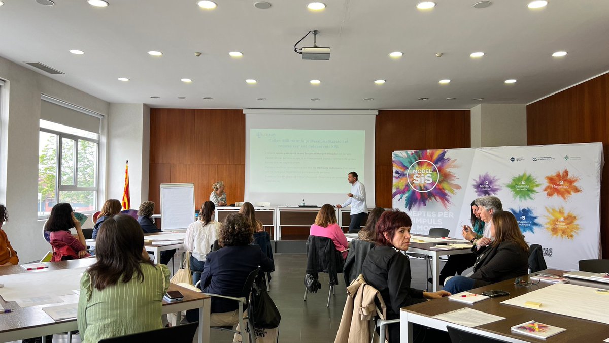 uchcat's tweet photo. 👏Enfortint la professionalització i el reconeixement dels serveis d'XPA

📌Avui hem organitzat un taller participatiu a Vic amb els membres del Consell Tècnic Assessor d'Experiència Persona i Família de #LaUnió per definir perfils, continguts, funcions i responsabilitats https://t.co/nddiY2HRhu