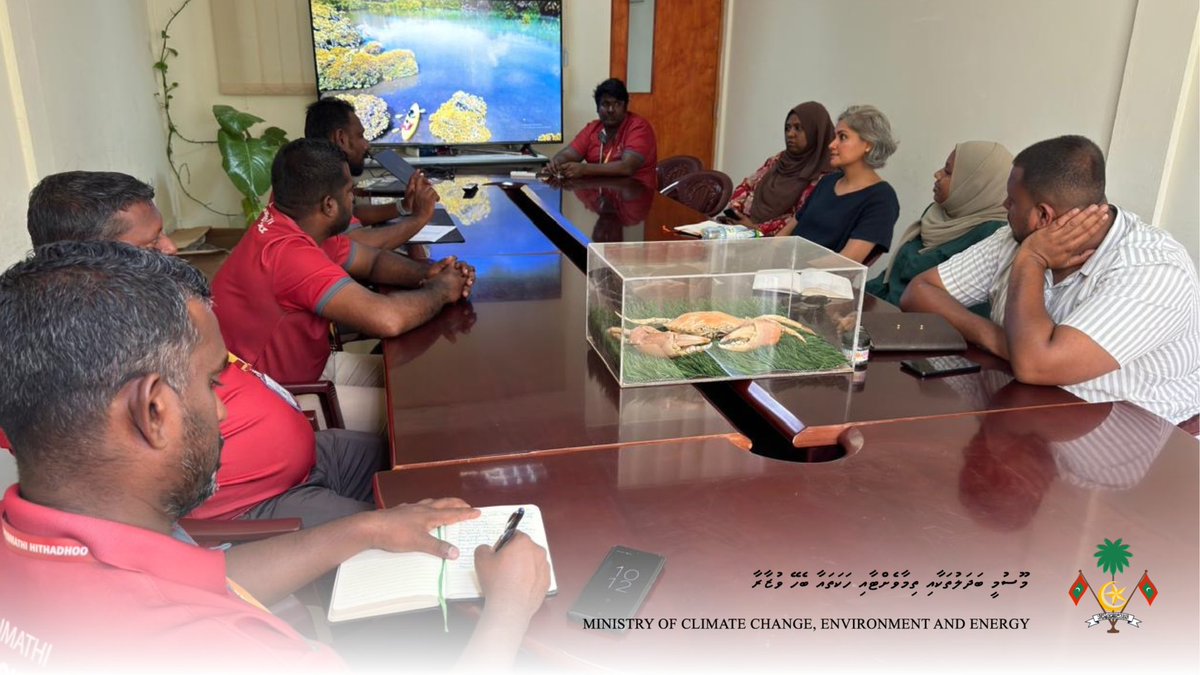 ENDhERI project’s task master at UNEP, Ms. Kavita Sharma met with the island council of Laamu Atoll Hithadhoo. She will also tour the island’s mangrove area and Waste Management Centre today. 

#ENDhERI #theGEF #Laamu