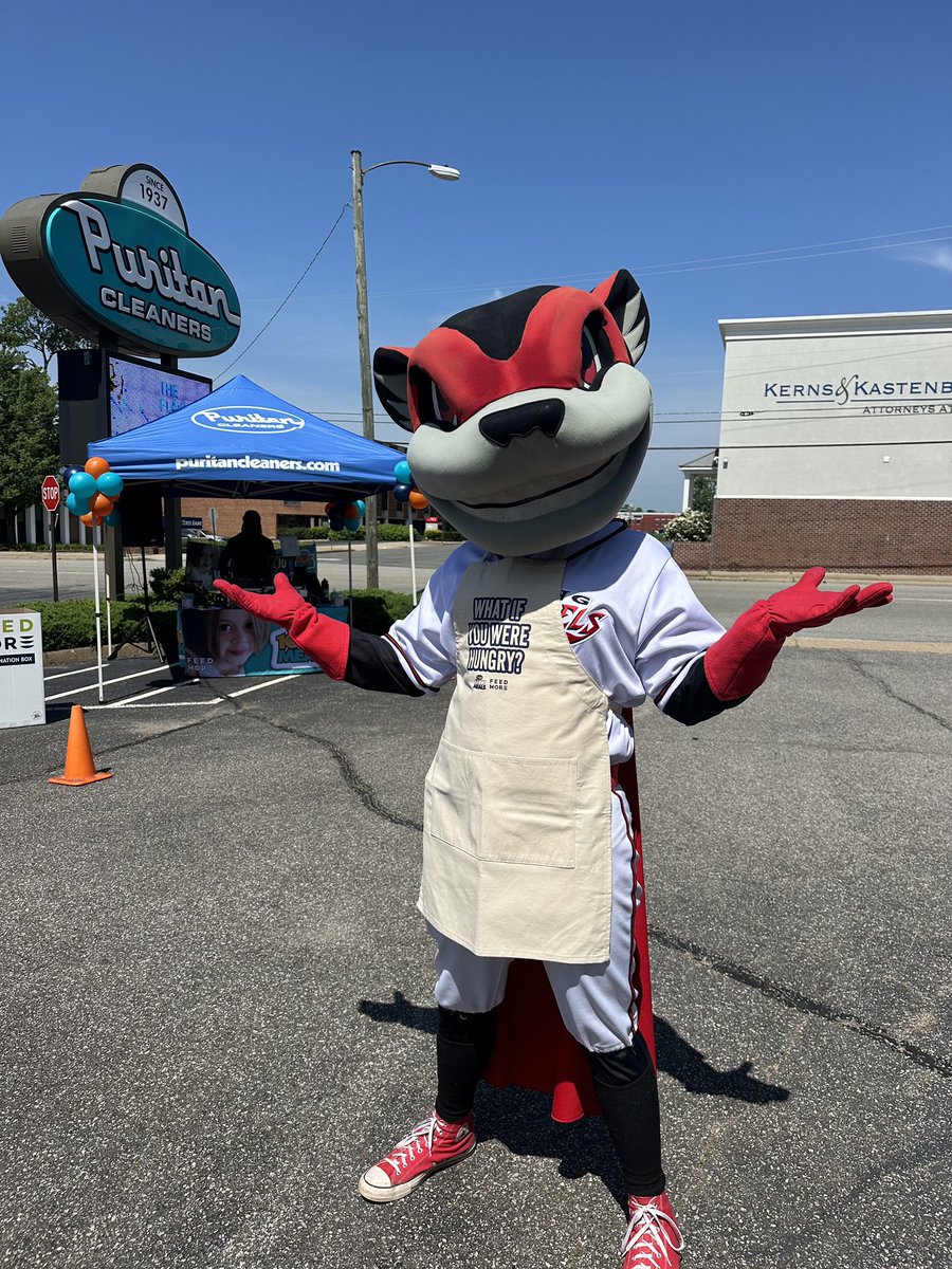 Join our neighbor and bud #Nutzy (@GoSquirrels) @puritancleaners right now for their #100KMeals pizza party! Make a donation and enjoy lunch with your favorite #RVA peeps. 💚🍕💚 #PuritanCleaners #Puritan100KMeals