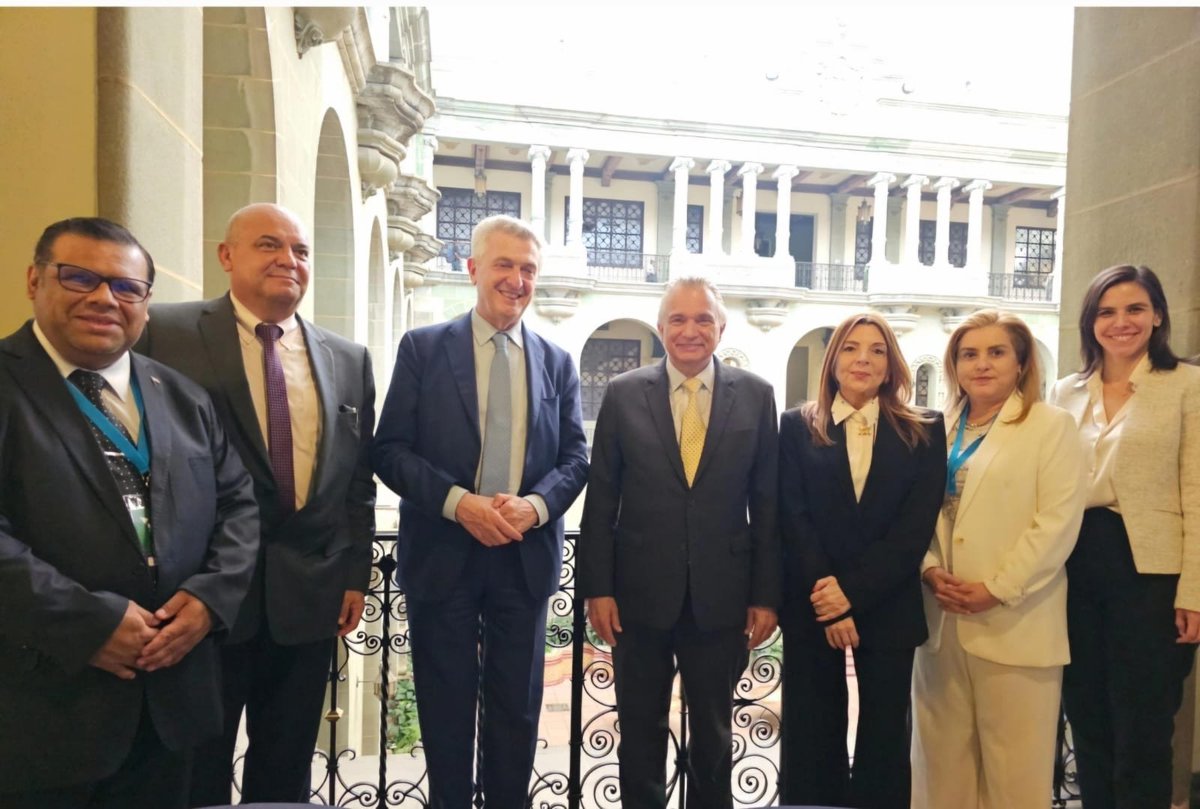 El canciller Arnoldo André, se reunió con el Alto Comisionado de las Naciones Unidas para los Refugiados, @FilippoGrandi; para promover apoyo técnico y financiero para la atención de los migrantes y solicitantes de refugio.