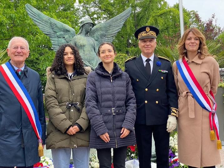 Ce matin pour le 79eme anniversaire de la victoire du 8 mai 1945 à @VilleAntony, aux côtés du Maire, des élus et des nombreux citoyens présents. 🇫🇷