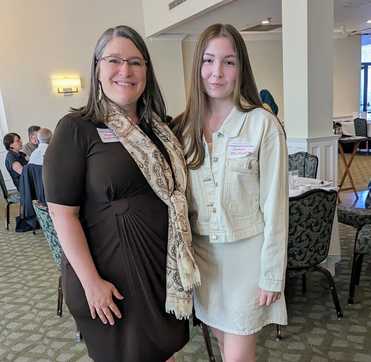 🌟 Izabela Zelnicek was awarded 4th place in the Maison Française de Cleveland's annual speaking competition for area high school students, le concours. She was recognized at a brunch at the Cleveland Skating Club. We are so proud of your accomplishment, Izabela! #TheBulldogWay