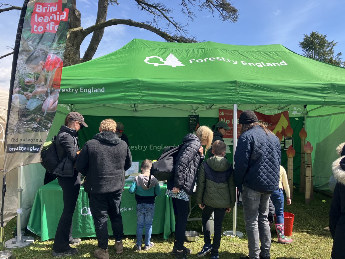 Come along to the Heath and Harbour Hullabaloo this Sunday and say hi to the <a href="/ForestryEngland/">Forestry England</a> team who care for #DorsetForests 🌳🌲👋
The fun starts at 11am at Poole Harbour Park. Activities on offer include a dog show, family games, demonstrations and much more.
<a href="/DorsetHeaths/">Dorset Heaths Partnership</a>