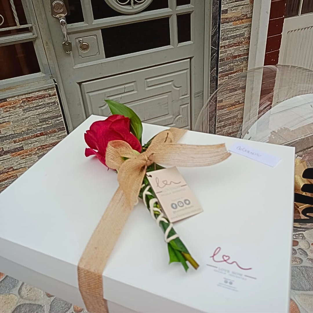 Corazón de Flores y Chocolates by #Lovenow

Flores en caja de corazón con 15 Chocolates y 12 Rosas tipo exportación. 🌹🌹🌹

#VIDEO youtube.com/shorts/yuAO1QS… 

#Flores
#FloresBogota
#desayunosbogota

#Bogota
#DesayunosSorpresa
#RegalosSorpresa

#diadelamadre
#diadelamadre2024❤️
