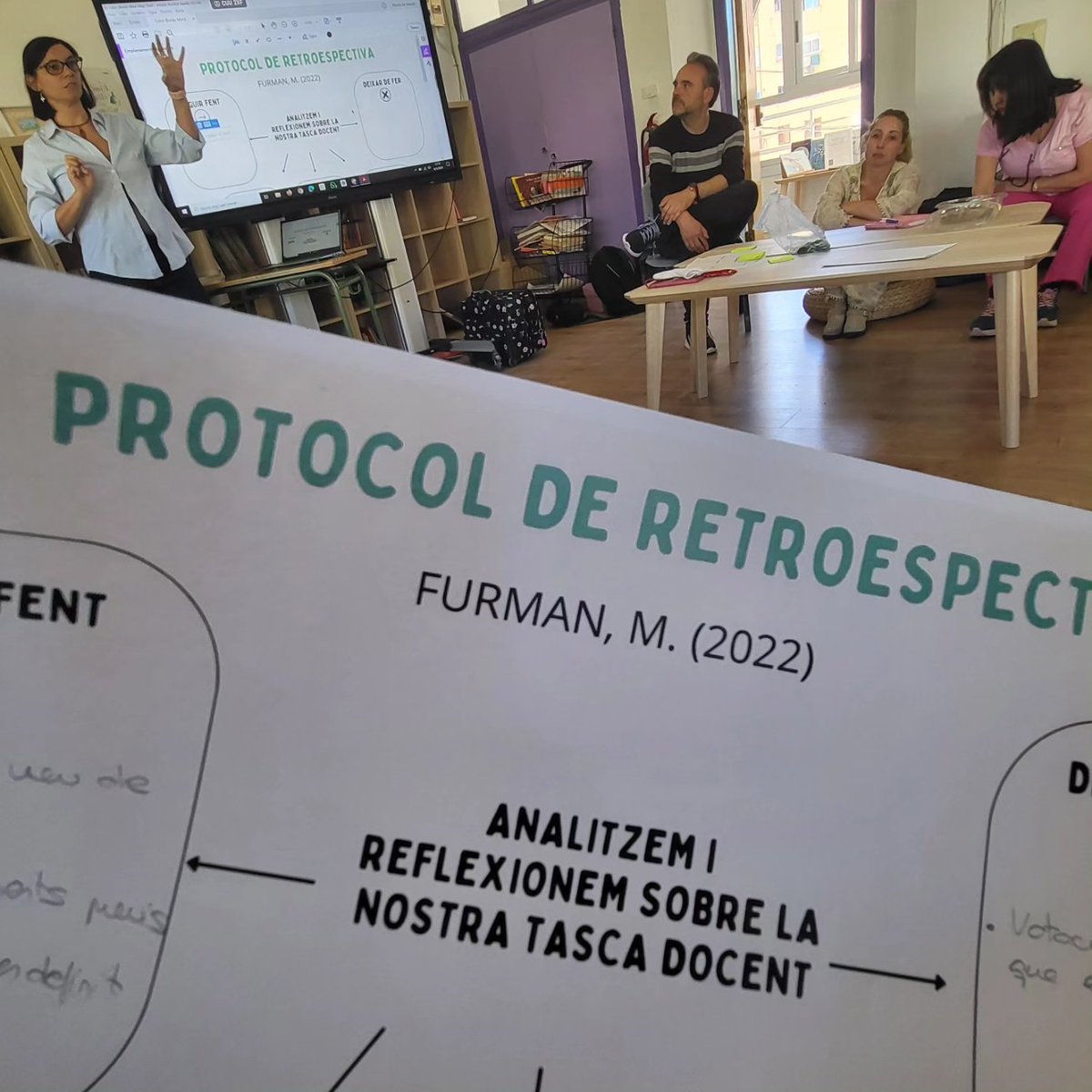 ESCmariafortuny's tweet image. Treball per projectes:
"Què volem seguir fent?
Què volem seguir deixar de fer?
Què cal potenciar?
Quins aspectes podem introduir?" 
En debatem arribem a nous acords metodològics en una nova sessió del #ProgramaFaig 🌱

#AprendreFent #EscolaMariàFortuny @cesirecat @SE_BaixCamp