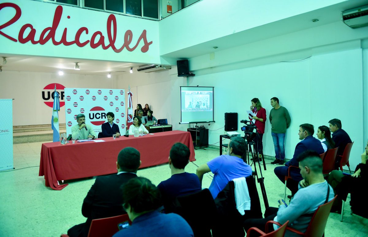 Presentamos la nueva Oficina para Radicales que Gestionan (.ORG) 🤝🏼

Un espacio para contribuir a resolver desafíos de la gestión local y dar soporte al Foro de Intendentes Radicales.

<a href="/GugaLusto/">Martín Lousteau</a> <a href="/UlpianoSuarez/">Ulpiano Suarez</a> <a href="/ines_byd/">Inés Brizuela y Doria</a> 

🔗 ucr.org.ar/noticias/ver/n…