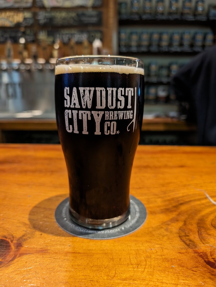 Having a Mushroom Porter at @sawdustcitybeer . Earthy chocolate aroma. Roasty chocolate on the tongue. Has an umammi quality that is a bit cagey to nail down. Medium body and light carbonation. Quite nice.