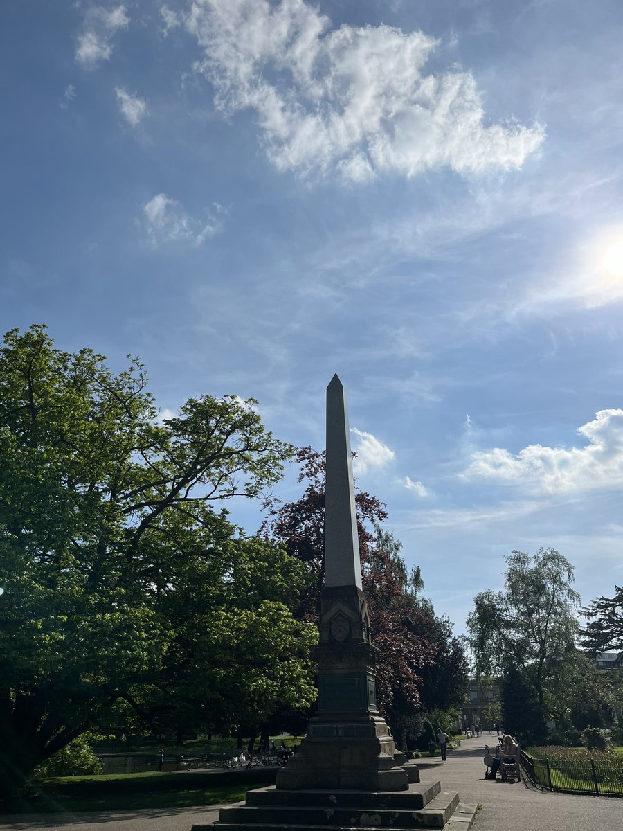 Early starts means earlier finishes for sunny park visits ☀️😊