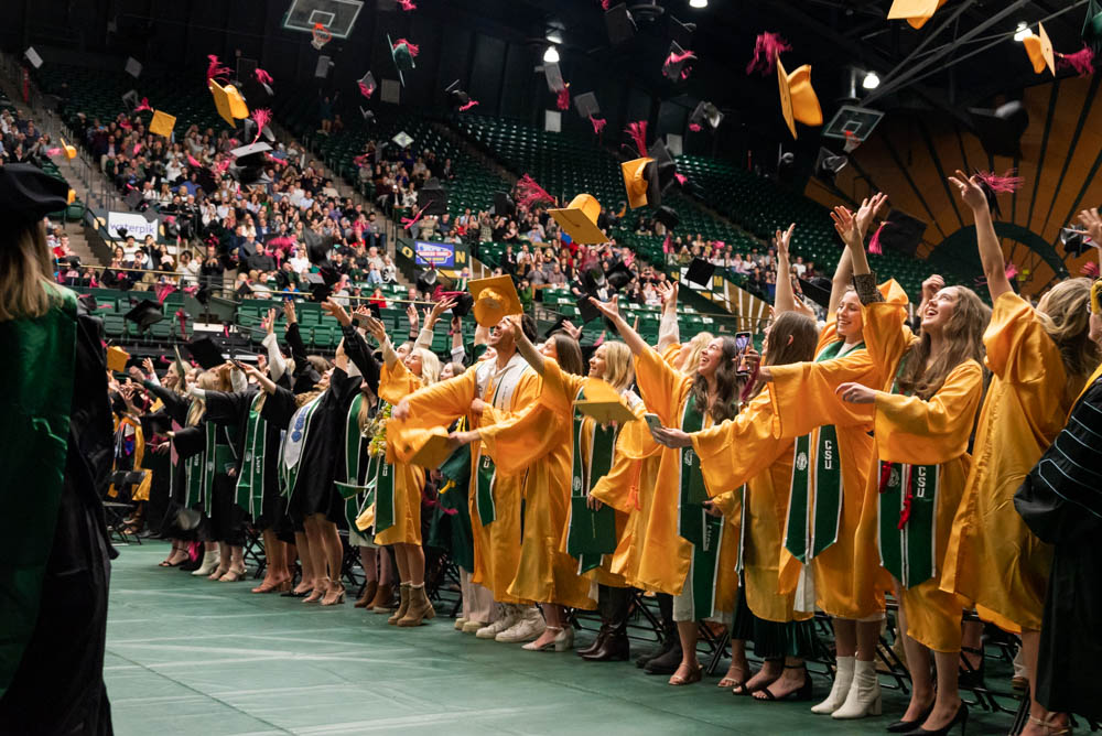 This weekend, #ColoradoState will celebrate more than 5,600 new graduates! Many of them entered college at the start of the COVID-19 pandemic, and all of them overcame unique obstacles to reach this milestone. 

Meet some of these outstanding grads in the 🧵 below: