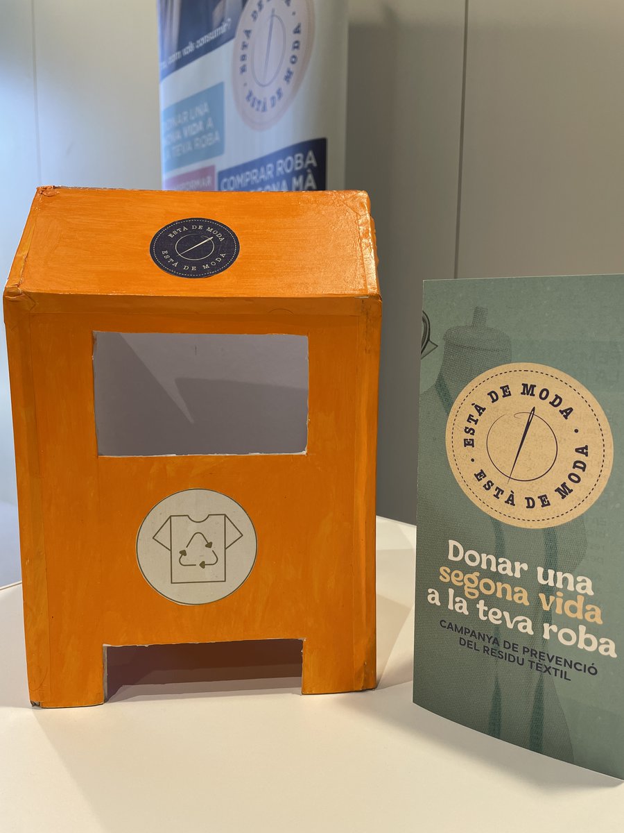 ajcubelles's tweet photo. 👕 Tens una samarreta que ja no utilitzes i t’agradaria reciclar-la?
❓Vols allargar la vida de les teves peces de roba?
👉 Apunta’t als tallers de la campanya ‘Està de moda’, impulsada per la @mancomunitatPG.
ℹ️ https://t.co/jxQe5a6kwB
#MilloremCubelles https://t.co/QHMSeaYt7a