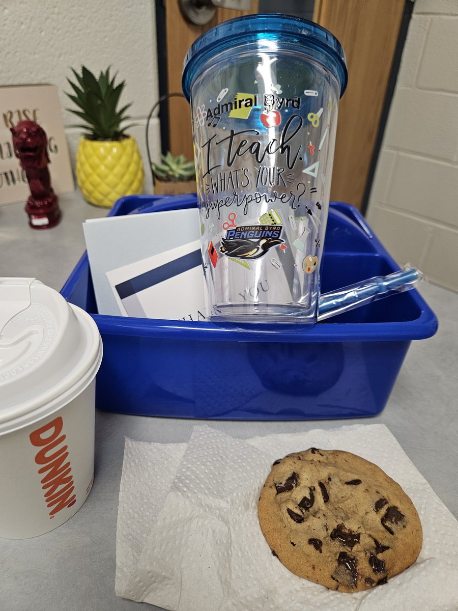 Thank you, Mr. Ganan &amp; Mrs. Carzoli for the special "room service." 💙🐧🤍 <a href="/D59Byrd/">Admiral Byrd Elementary</a>