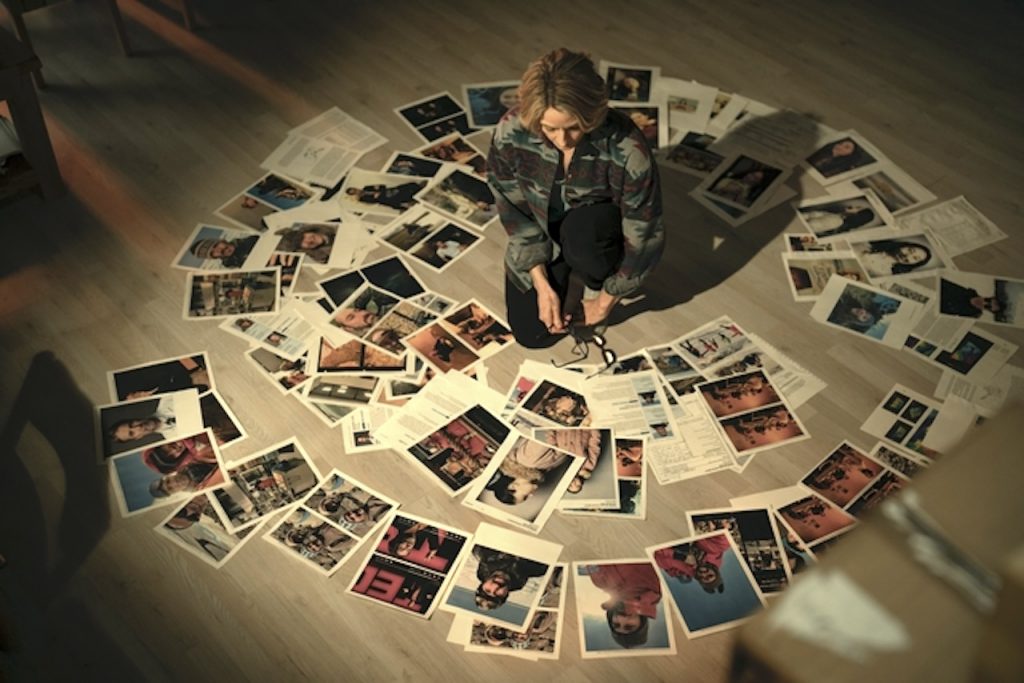 CreativeScreen's tweet photo. We’ve seen endless movies and TV series about detectives following a very mysterious, slightly ritualistic murder. This one has something extraordinary. I think it is the atmosphere and a little bit of the supernatural. #TrueDetective #IssaLopez @HBO
https://t.co/91HKeV08XU https://t.co/p5UDeCm8Li