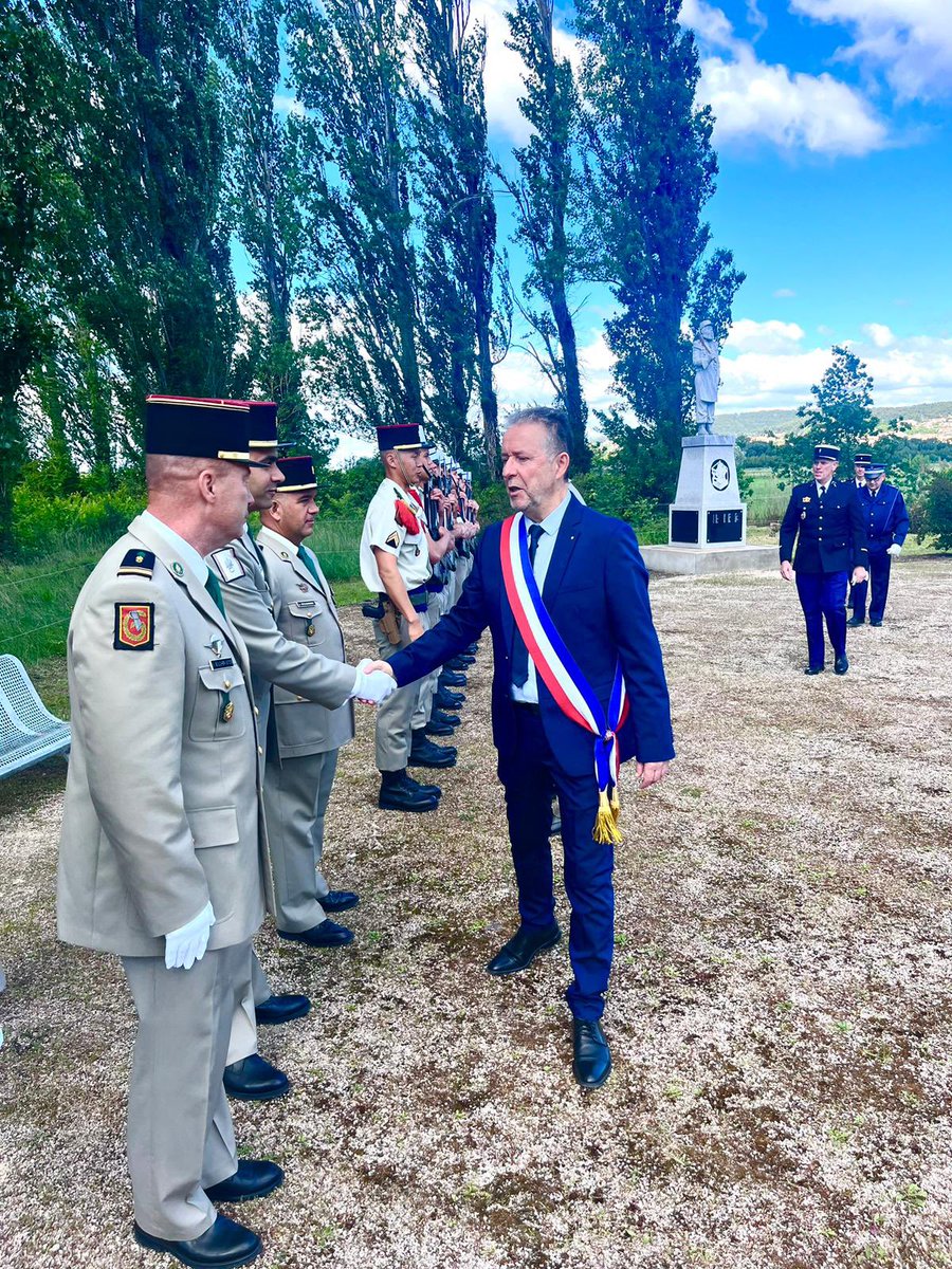 CDC1REG's tweet image. En ce jour de commémoration du 79e anniversaire de la victoire du #8mai 1945, les cadres et légionnaires du #1REG ont rendu hommage à tous ceux qui se sont battus pour la France 🇫🇷

#EnLeurSouvenir 
#VotreHistoireNotreHistoire