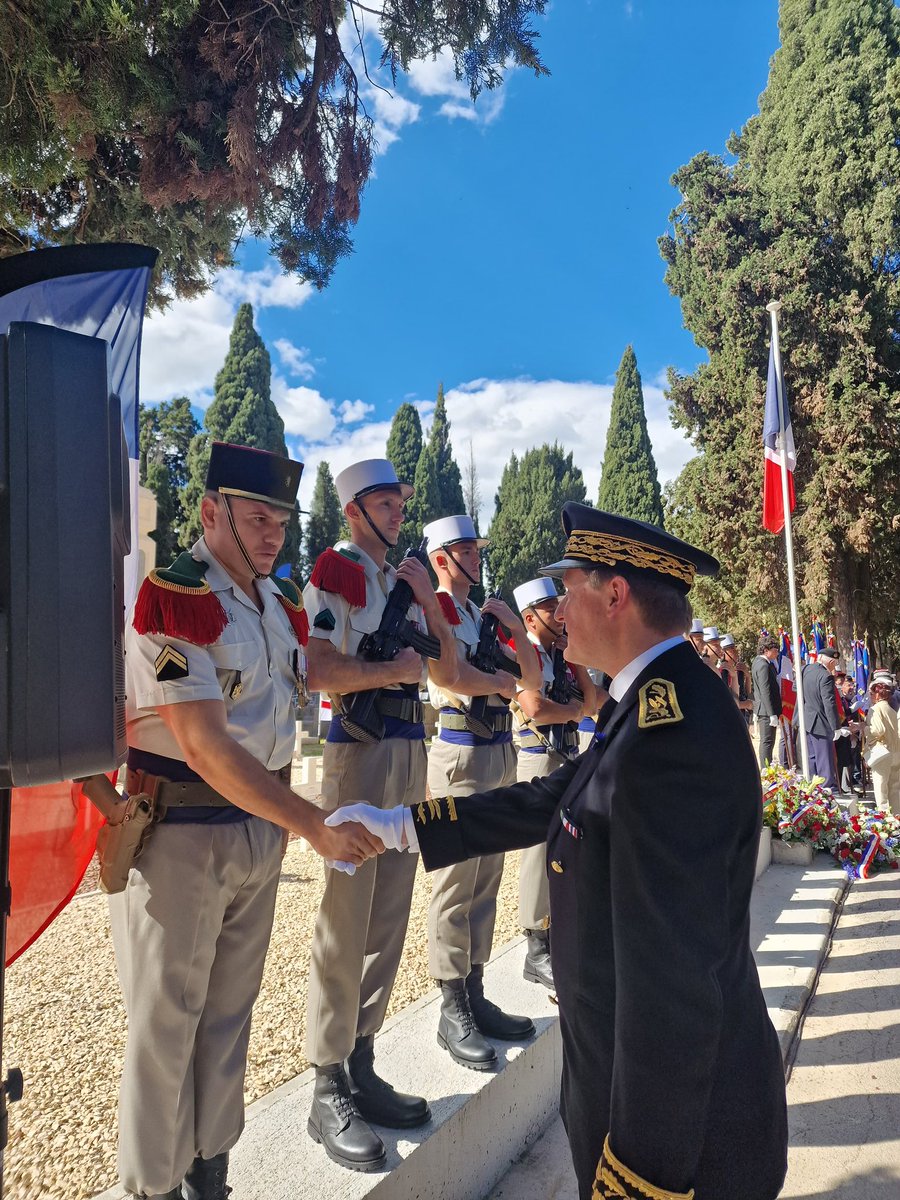 CDC1REG's tweet image. En ce jour de commémoration du 79e anniversaire de la victoire du #8mai 1945, les cadres et légionnaires du #1REG ont rendu hommage à tous ceux qui se sont battus pour la France 🇫🇷

#EnLeurSouvenir 
#VotreHistoireNotreHistoire