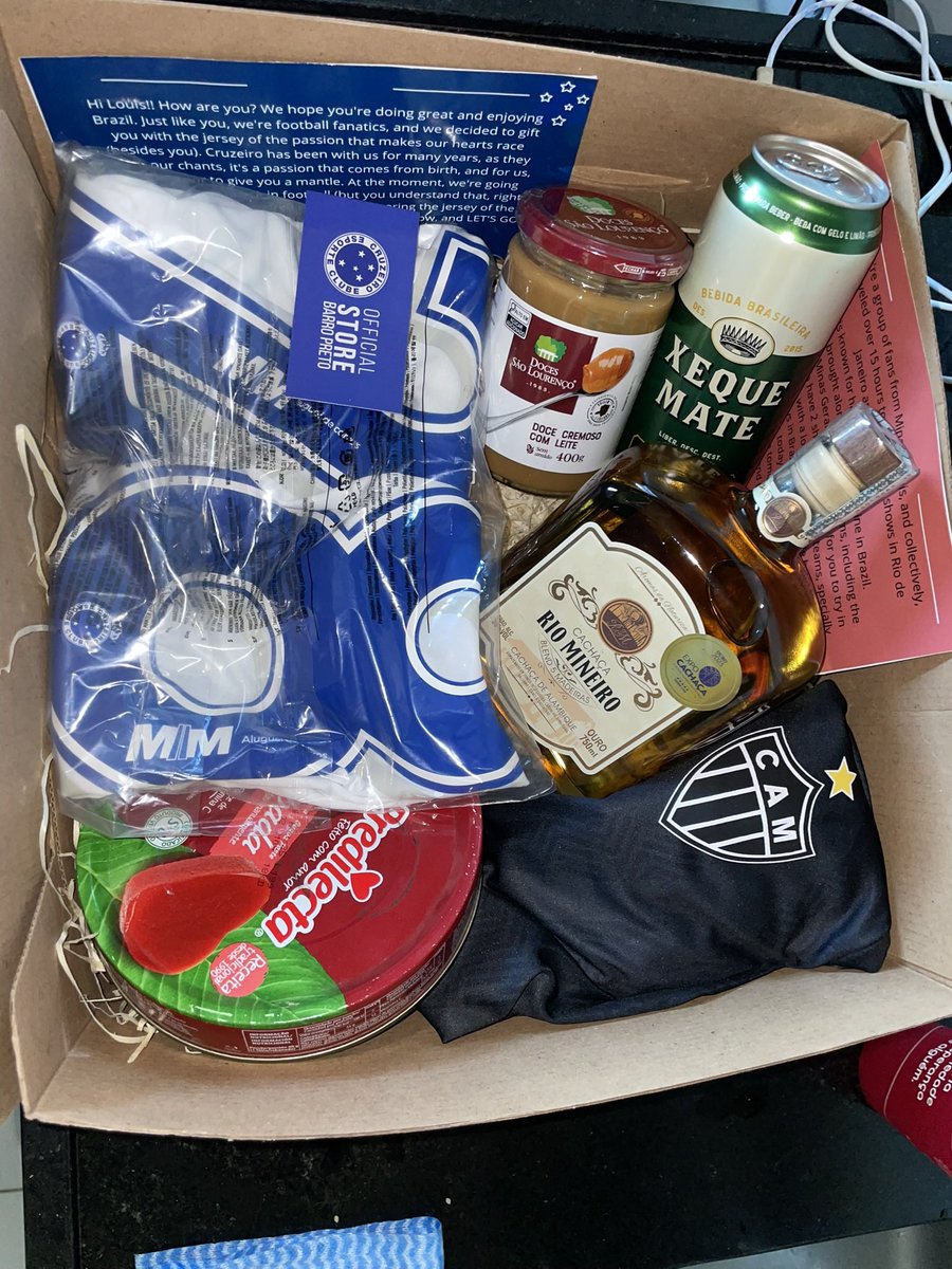 faithinthecec's tweet photo. Oi oi, gente! 
Saímos de MG com essa cesta para o Louis, com comidas típicas e as camisas dos times de todas da excursão. Compramos até a melhor cachaça premiada para ele.

Seria muito legal se pudesse chegar até ele, a cesta está comigo e estarei no RJ e SP. Marquem a MOVE PF ⬇️ https://t.co/hOi3cEI3gJ