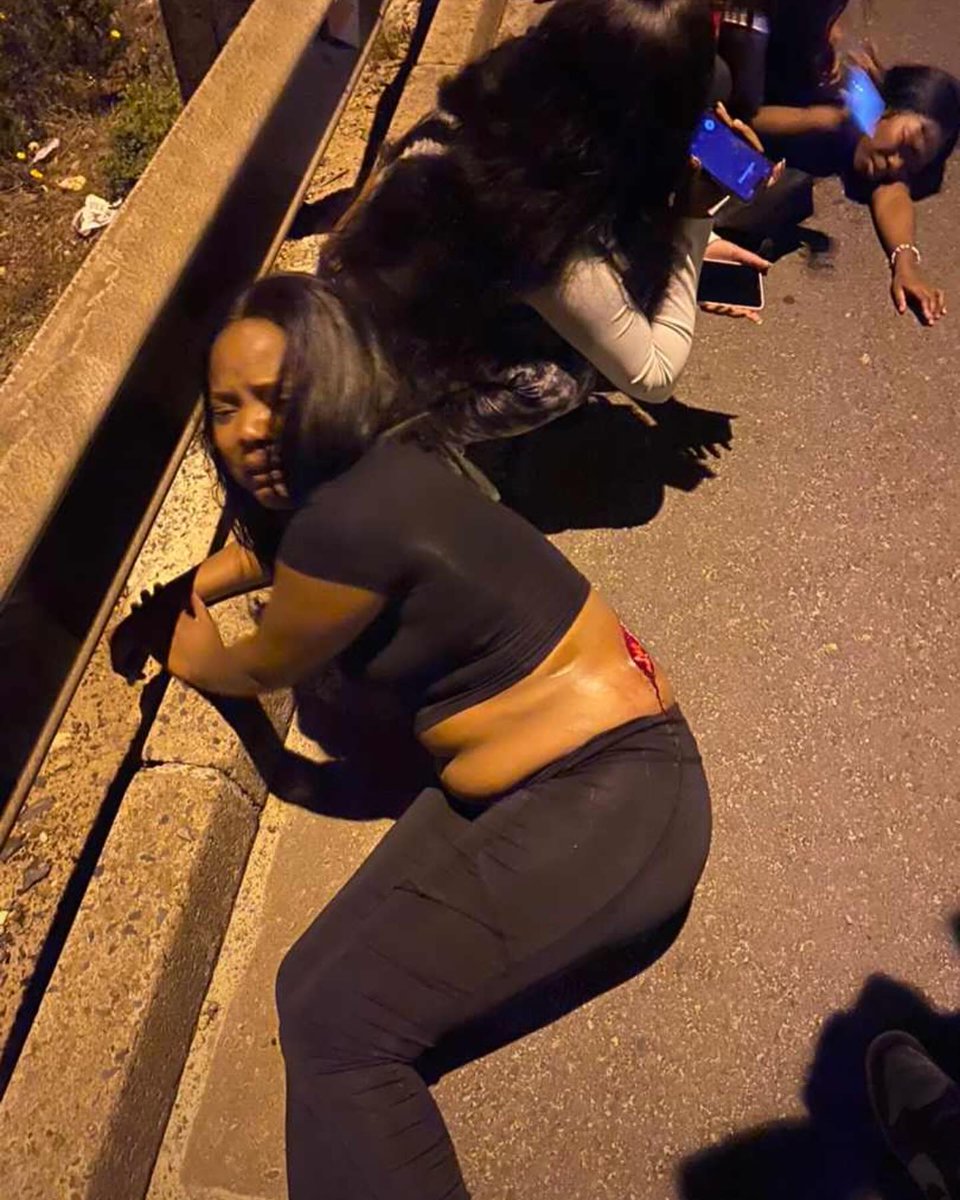 Veetra__'s tweet photo. Two young women were left with horrific injuries after a Bolt driver allegedly stabbed them with a knife in Cape Town 💔 https://t.co/B3YKIoKUD9