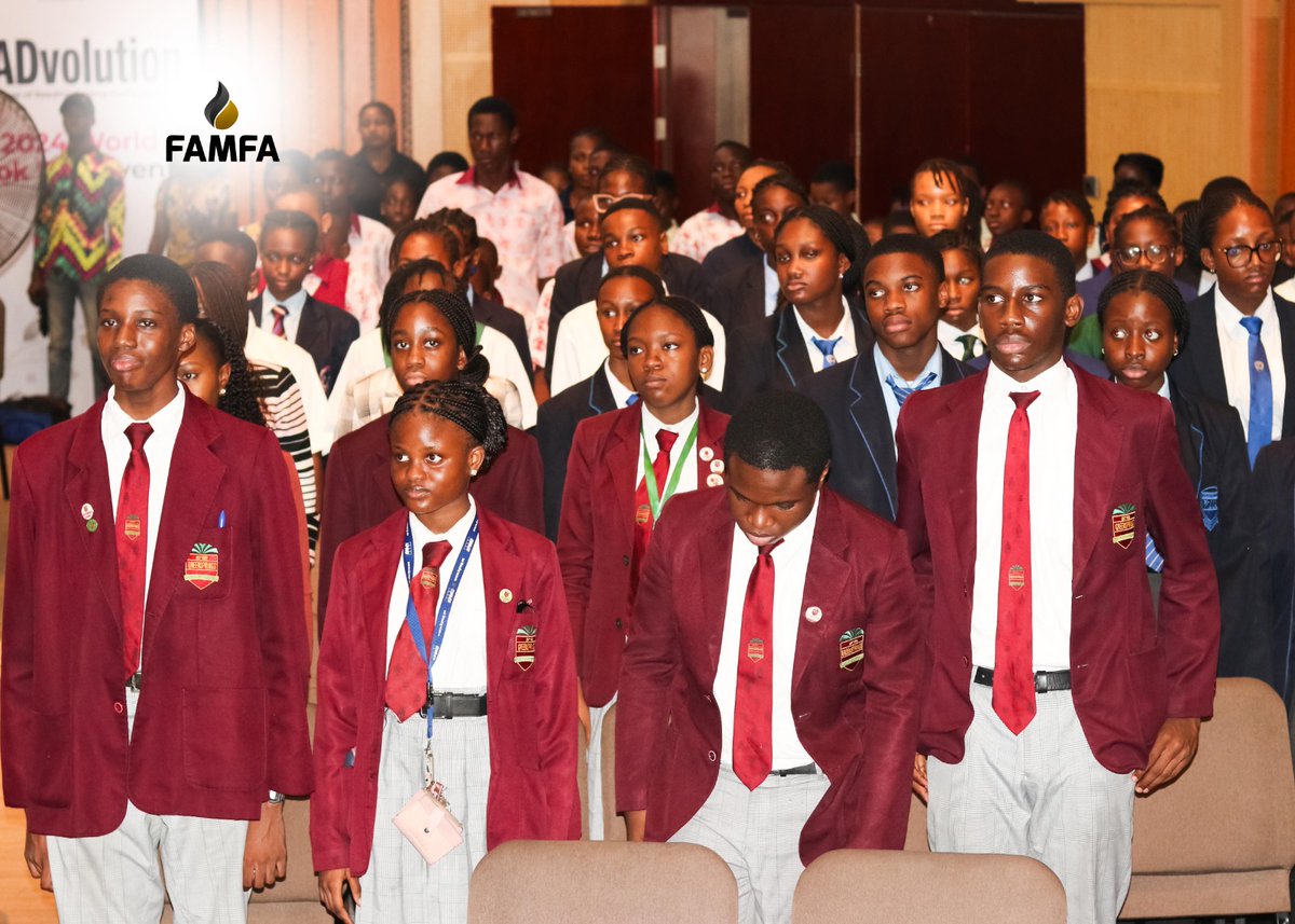 FamfaOilLimited's tweet photo. PHOTO HIGHLIGHTS ๐ธ
Weโre on a mission to shape brighter futures, one page at a time!๐
#Readvolution2024 #WorldBookDay
#FamfaOil
#Munachimbonu https://t.co/dThJRenUbG