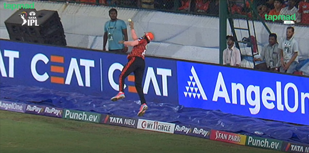 Unbelievable attempt by Nitish Reddy, he saved a SIX on the last ball. I have never seen this in life 🇮🇳🔥🔥

#IPL2024 #tapmad #HojaoADFree