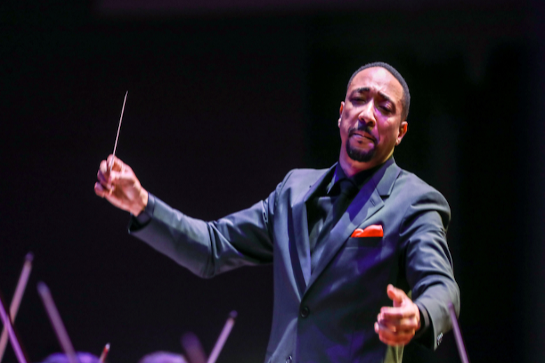 Today’s podcast features actor @DamonGupton who will guest conduct @BaltSymphony for “Blockbuster Film Classics” at @strathmore and Meyerhoff! We break down the genius film scores of E.T., Jurassic Park, Lawrence of Arabia and Vertigo:
open.spotify.com/episode/6Cc6Vj…