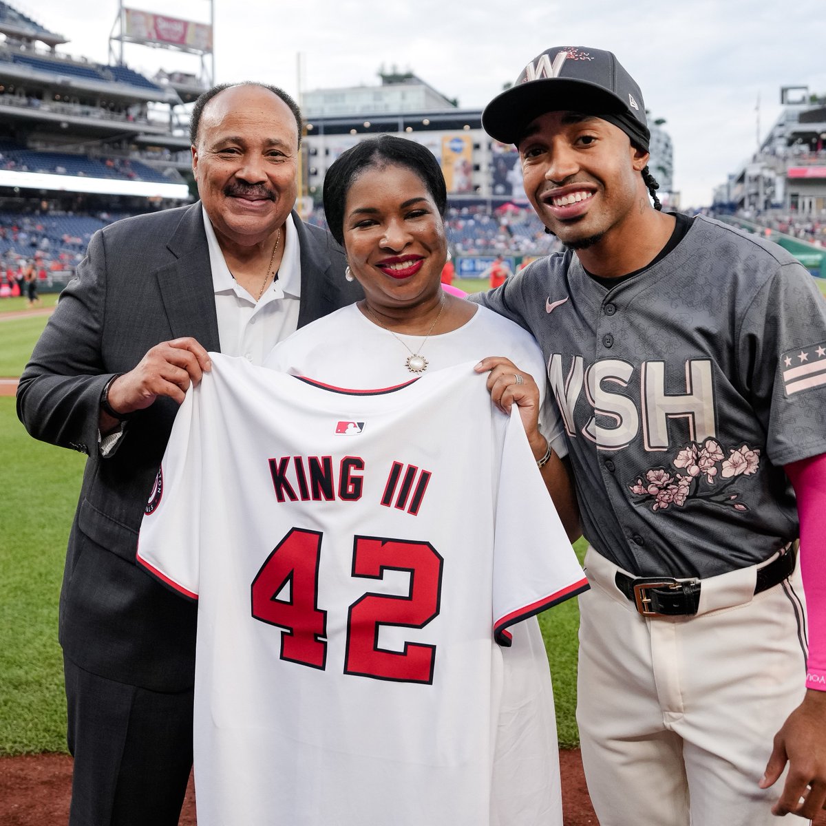 We were honored last night to welcome champions for global human and civil rights @OfficialMLK3 and @ArndreaKing to Nationals Park!