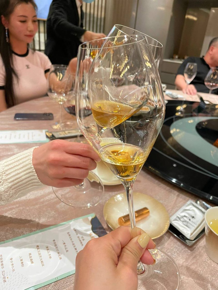 Listentothera96's tweet image. I’m very happy to have reached a good cooperation today, cheers😀