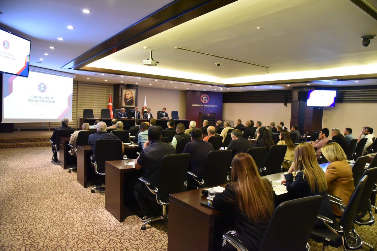adnan_unverdi's tweet photo. Triko Örgü İmalatı Sektör Toplantımızı, firma temsilcilerimizin katılımıyla düzenleyerek sektörel konular, yaşanan sorunlar, çözüm önerileri ve önümüzdeki ay gerçekleştirmeyi planladığımız TRİKONFEX Fuarı'mız hakkında istişarelerde bulunduk.  

@TOBBiletisim https://t.co/Jchm1dTCP6