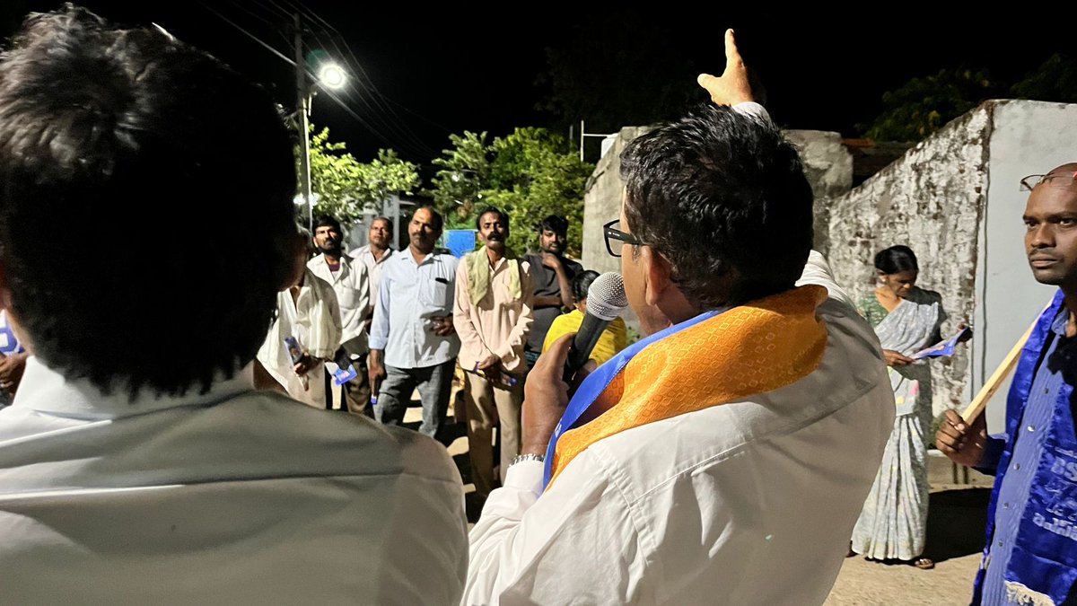 bsp_ts's tweet photo. కరీంనగర్ పార్లమెంట్ నుండి బిఎస్పీ అభ్యర్థి మారపెల్లి మొగిలయ్య ను గెలిపించాలని ఈ రోజు హుస్నాబాద్ అసెంబ్లీ నాయకులతో కలిసి ఎన్నికల ప్రచారం లో పాల్గొన్న రాష్ట్ర ప్రధాన కార్యదర్శి స్టార్ క్యాపెనర్ అడ్వకేట్ నిషాని రామచంద్రం గారు.#Telangana #BSPForFutureIndia #ParliamentElection2024 #LokSabhaElections2024
#VoteForElephant #Mayawatiji #BSP4FutureIndia #BSP4Change #BSPForEmployment @AnandAkash_BSP @Mayawati ji @ramjigautambsp @bsp_prabhakar @bsptelangana_ #TelanganaBSP