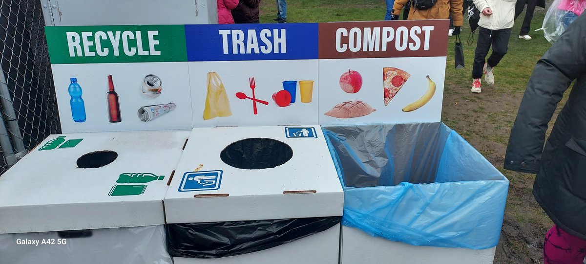 Hey @justinadamsTV I'm so glad you are at @CivicCenterPark for #CivicCenterEats. Can you talk about #compost and #recycling at this event in regards to @wastenomoreden regulations on @CBSNewsColorado? @ericlazzari has done amazing work to lead by example! (Photo for effect)
