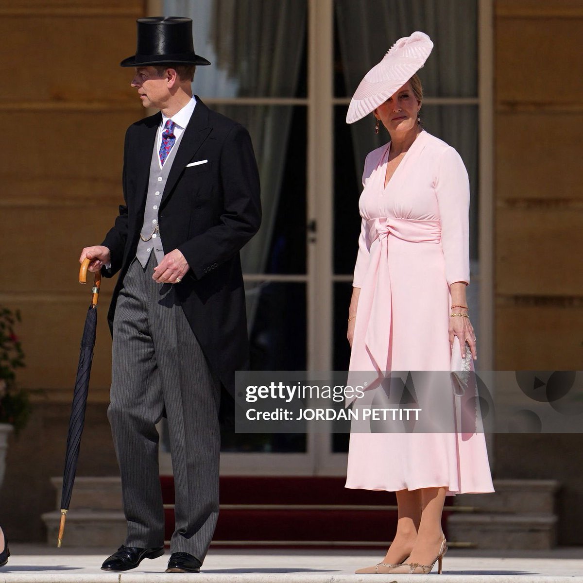 ✨NEW 

The Duke and Duchess of Edinburgh are attending this year's first garden party today, at Buckingham Palace! 

And I absolutely love that the Duchess is rewearing my favourite outfit of hers for Royal Ascot last year 💕

📸Jordan Pettitt/Getty