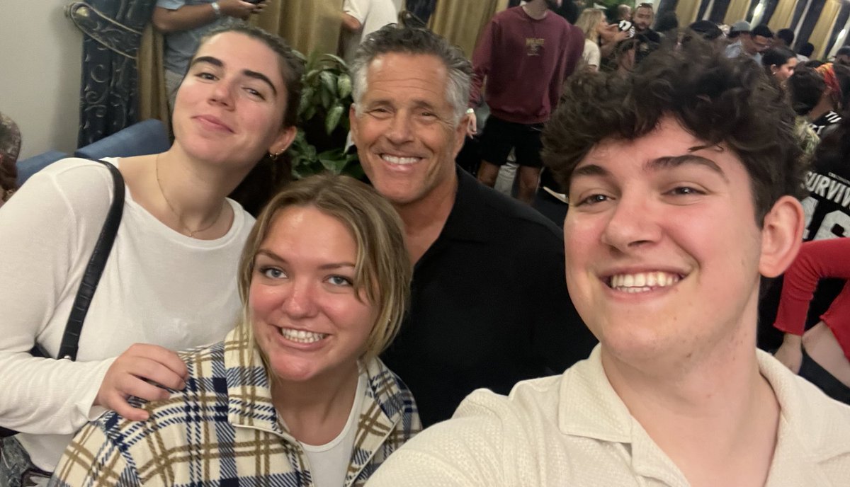 Prescreening of Survivor 46 episode 11 on Monday was so fun!!! Phone was locked up for the episode but I got this pic with Terry Dietz #Survivor46