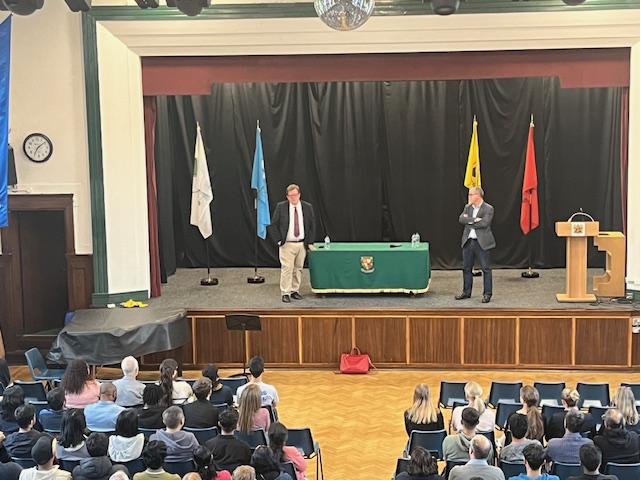 The annual @agsb_official Oxbridge Evening took place last night. 300 were in attendance including students from AGSB, Loretto, Urmston GS, Lymm High, Knutsford Academy & Ashton on Mersey. Many thanks to our presenters Peter Claus (Oxford) & Mr Richard Partington (Cambridge).