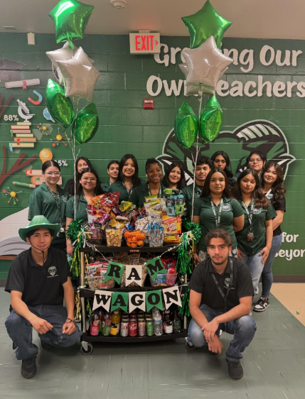 Celebrating #TeacherAppreciationWeek at @RanchoRamsLV w/ the Ram Wagon! 🎉 Future educators from the Teaching & Training program made sure their teachers felt loved, telling them 'Take as many as you like!' because they truly deserve it all. 🍎 #WeAreCCSD #CCSDMagnetSchools
