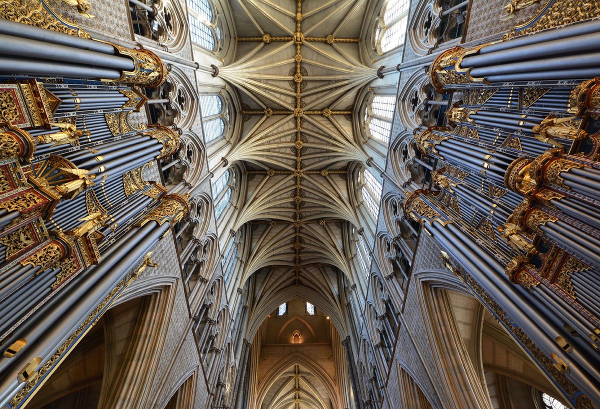 Freddie James will be giving this week's free organ recital in the Abbey at 5pm on Sunday, playing music by Willan and Vierne. Everyone is welcome to join us and there's no need to book: westminster-abbey.org/worship-music/…