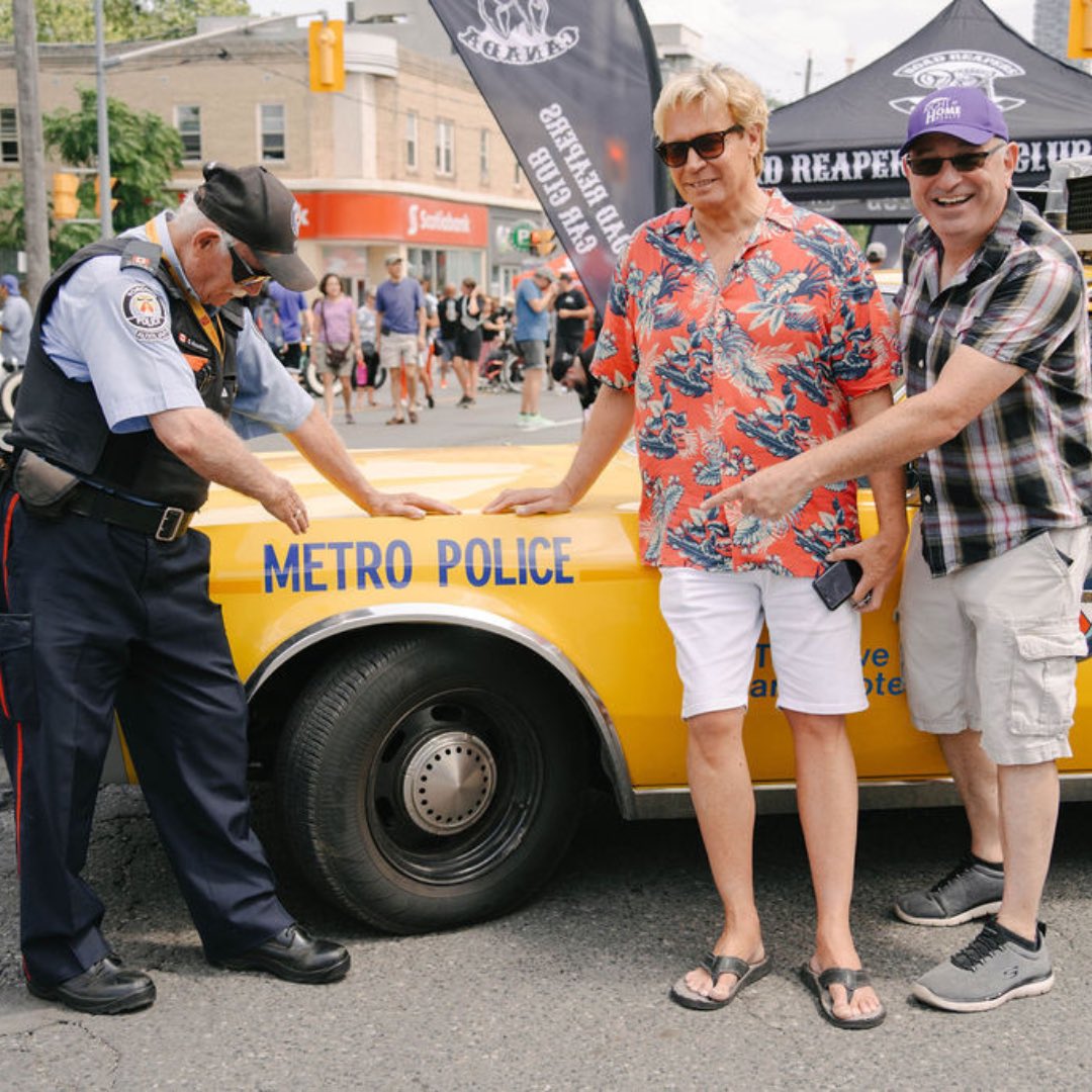 #DreamWheelsonEglinton #VintageCarCollector #VintageCarsToronto #MidtownToronto #TorontoFestivals #SummerinToronto #TorontoHotRods #glamourpinup