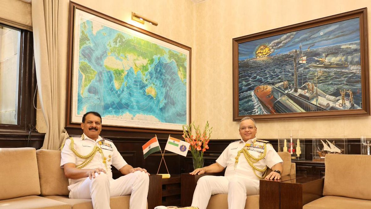 VAdm Rajesh Pendharkar #FOCinC East #CINC(E) called on Adm Dinesh K Tripathi #CNS at New Delhi on #08May 24. He was accorded a ceremonial Guard of Honour at the South Block lawns. #CINC (E) briefed the #CNS on the overall operational status & progress of various admin &…